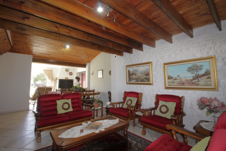 3 Bedroom Property for Sale in Wavecrest Eastern Cape